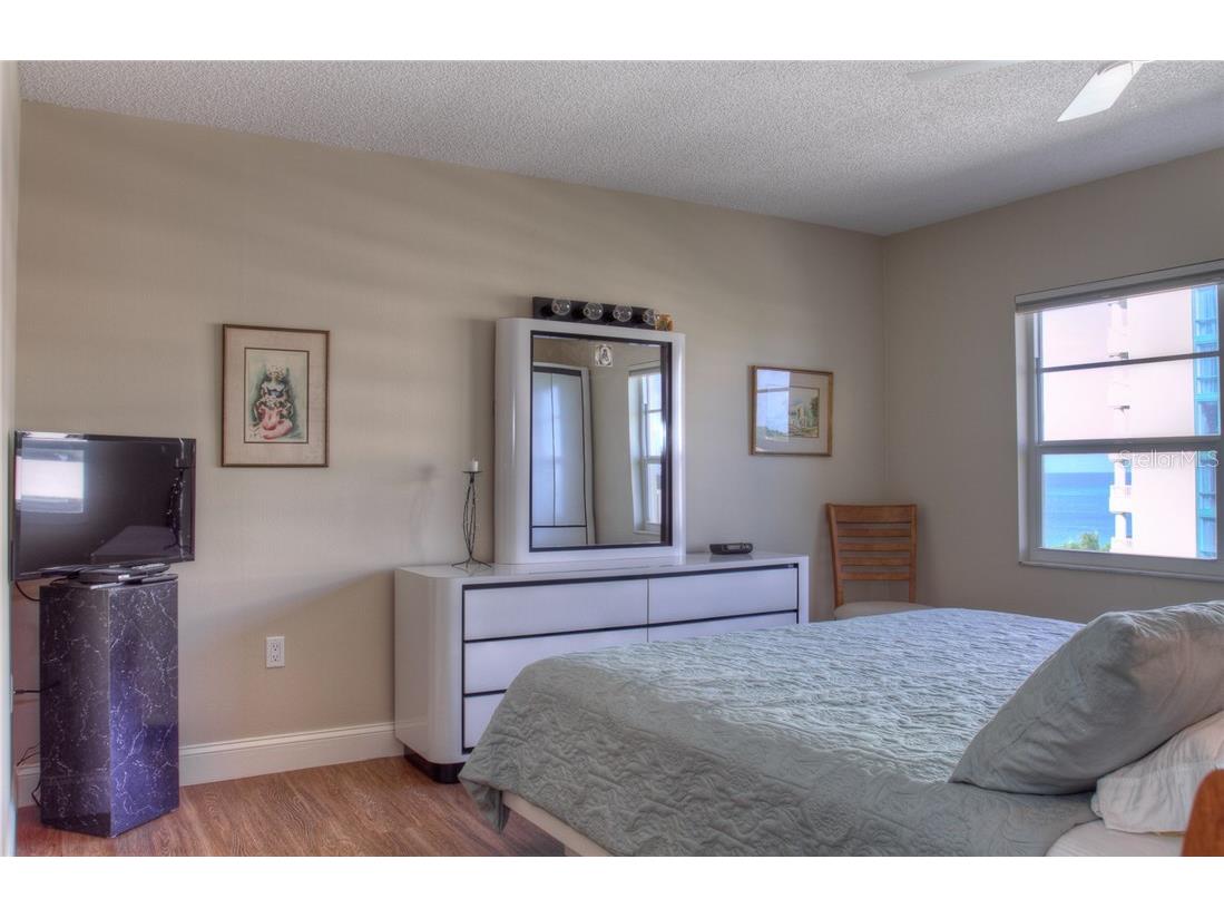 800 Benjamin Franklin Drive #704 Sarasota FL 34236 A4162708 image13