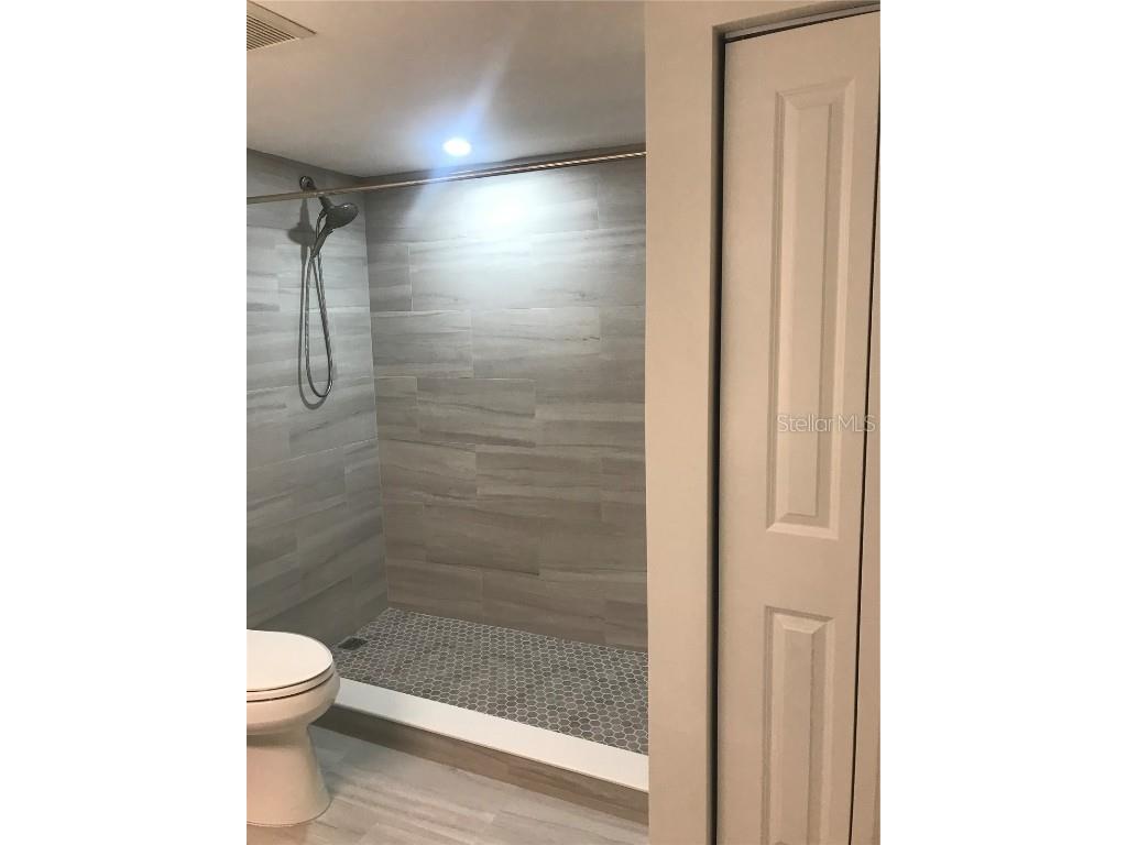 800 Benjamin Franklin Drive #704 Sarasota FL 34236 A4162708 image15