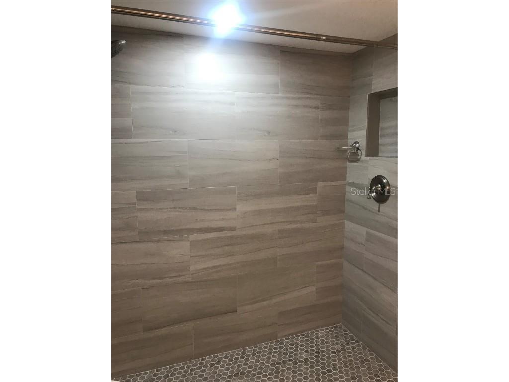 800 Benjamin Franklin Drive #704 Sarasota FL 34236 A4162708 image16