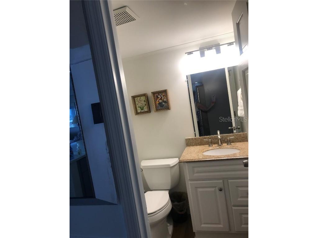 800 Benjamin Franklin Drive #704 Sarasota FL 34236 A4162708 image19