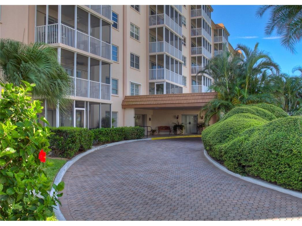 800 Benjamin Franklin Drive #704 Sarasota FL 34236 A4162708 image3