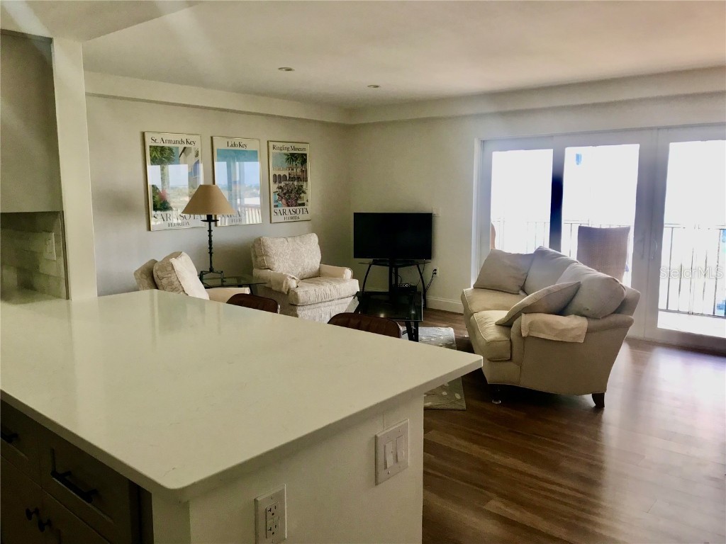 800 Benjamin Franklin Drive #704 Sarasota FL 34236 A4162708 image5