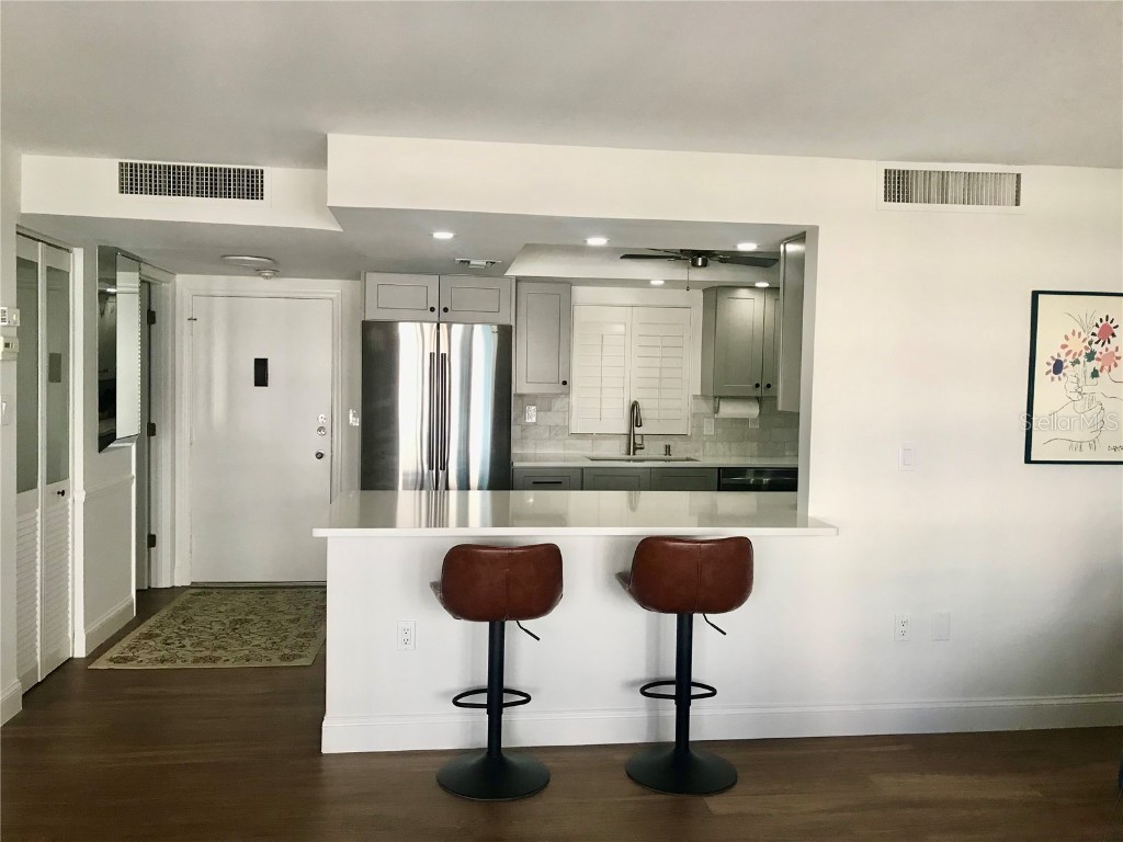 800 Benjamin Franklin Drive #704 Sarasota FL 34236 A4162708 image7