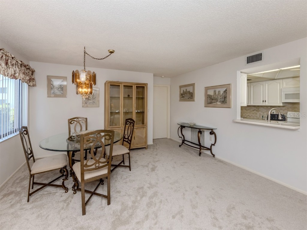 800 Capri Isles Boulevard #124 Venice FL 34292 N6138851 image5