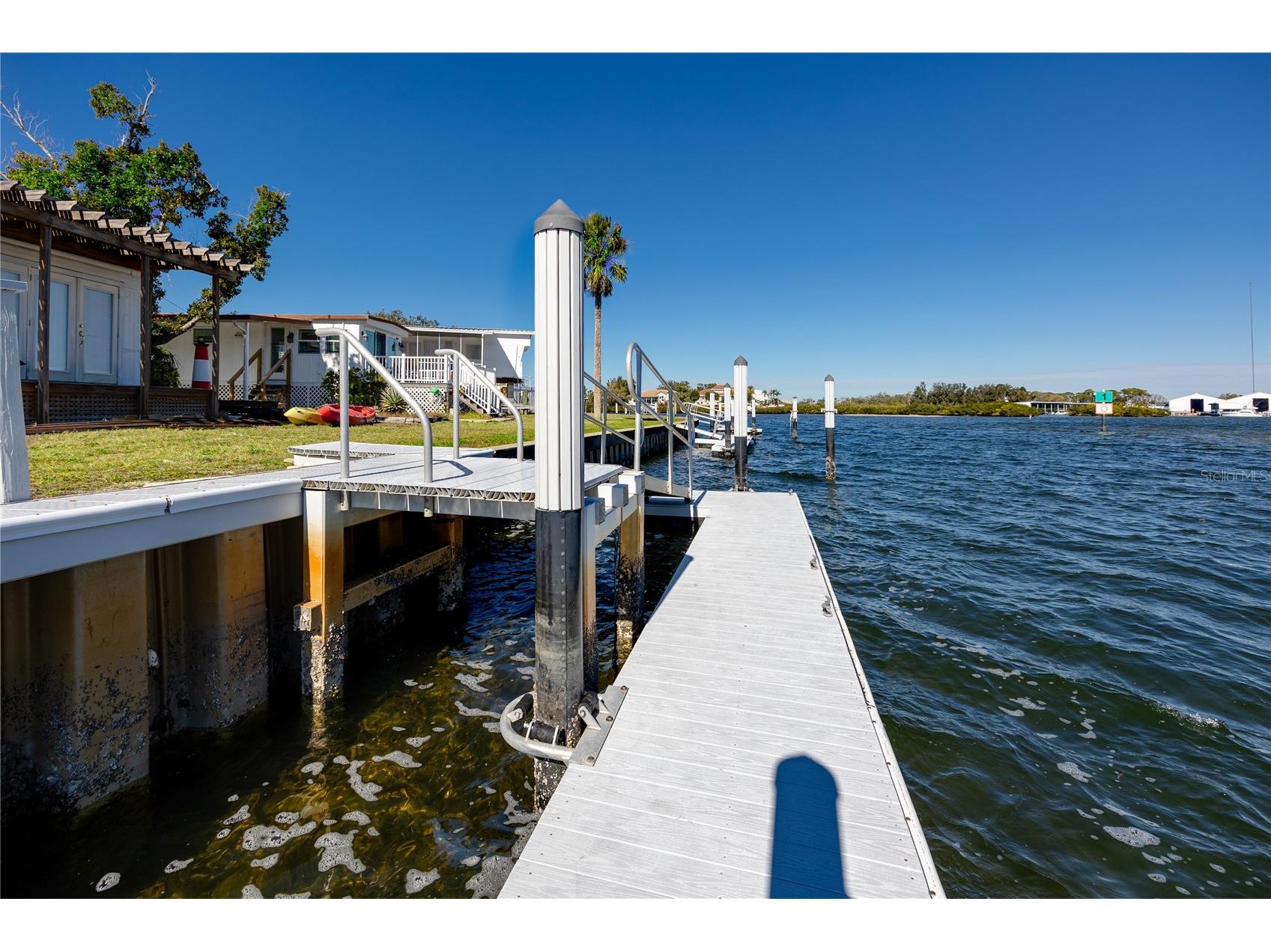 800 Chesapeake Drive #13 Tarpon Springs FL 34689 - BETWEEN TARPON & KREAMER BAYO TB8470312 image3