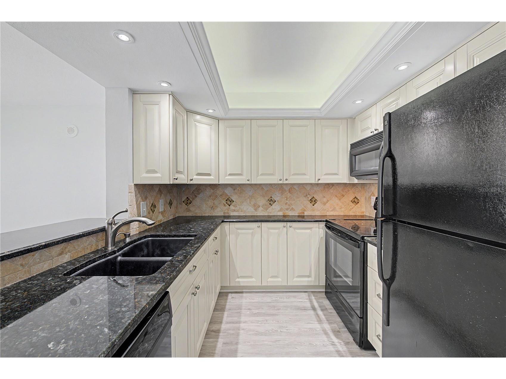 800 Cove Cay Drive #5G Clearwater FL 33760 - TAMPA BAY TB8526150 image3
