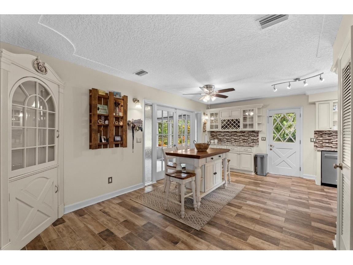 800 Hidden Oaks Lane Oak Hill FL 32759 V4942130 image11