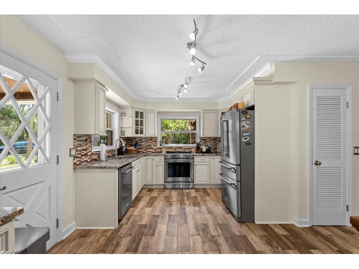 800 Hidden Oaks Lane Oak Hill FL 32759 V4942130 image12