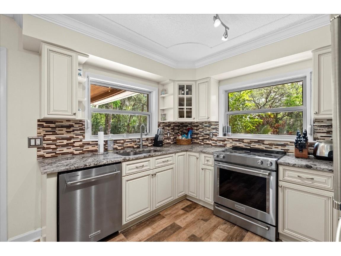 800 Hidden Oaks Lane Oak Hill FL 32759 V4942130 image16