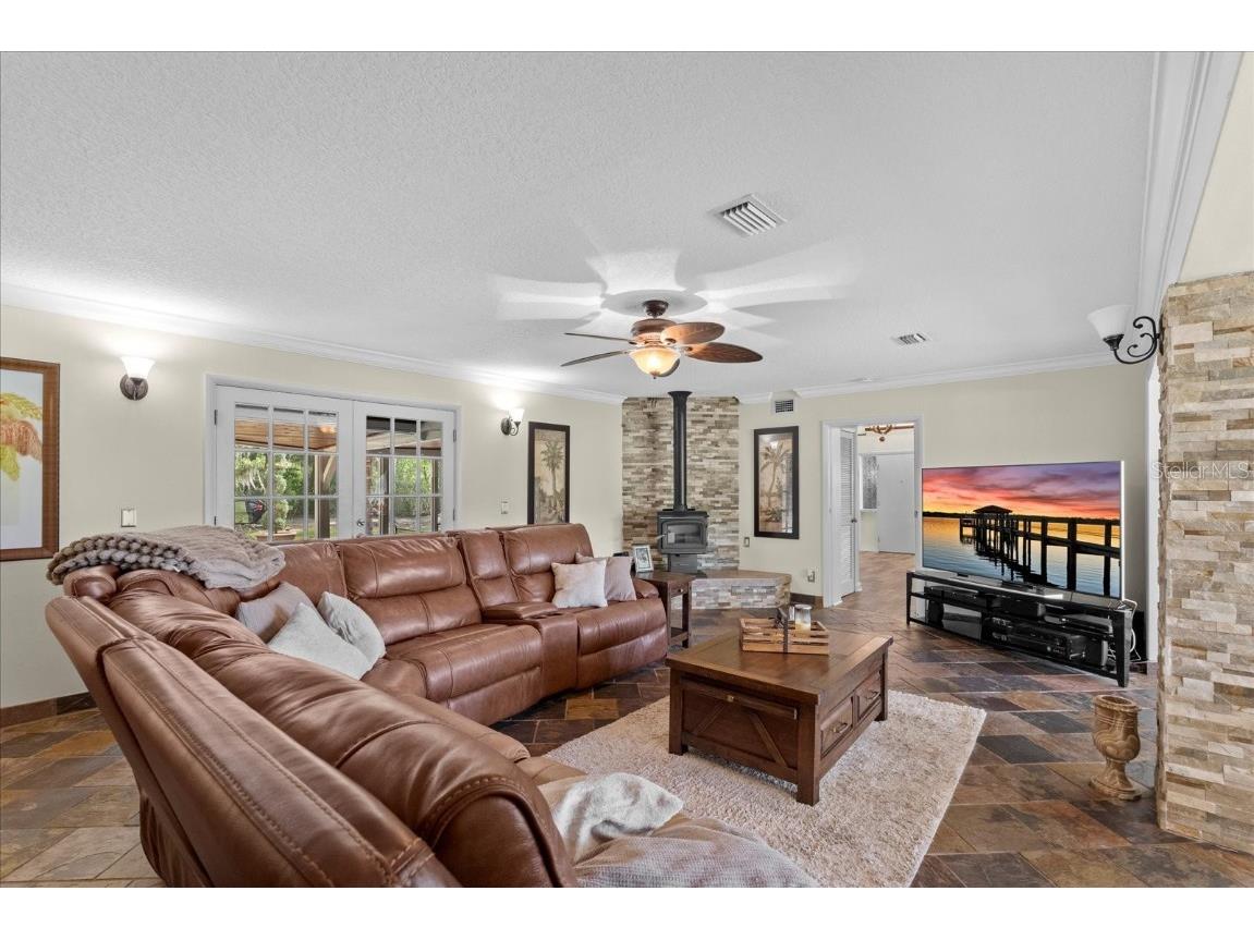 800 Hidden Oaks Lane Oak Hill FL 32759 V4942130 image23