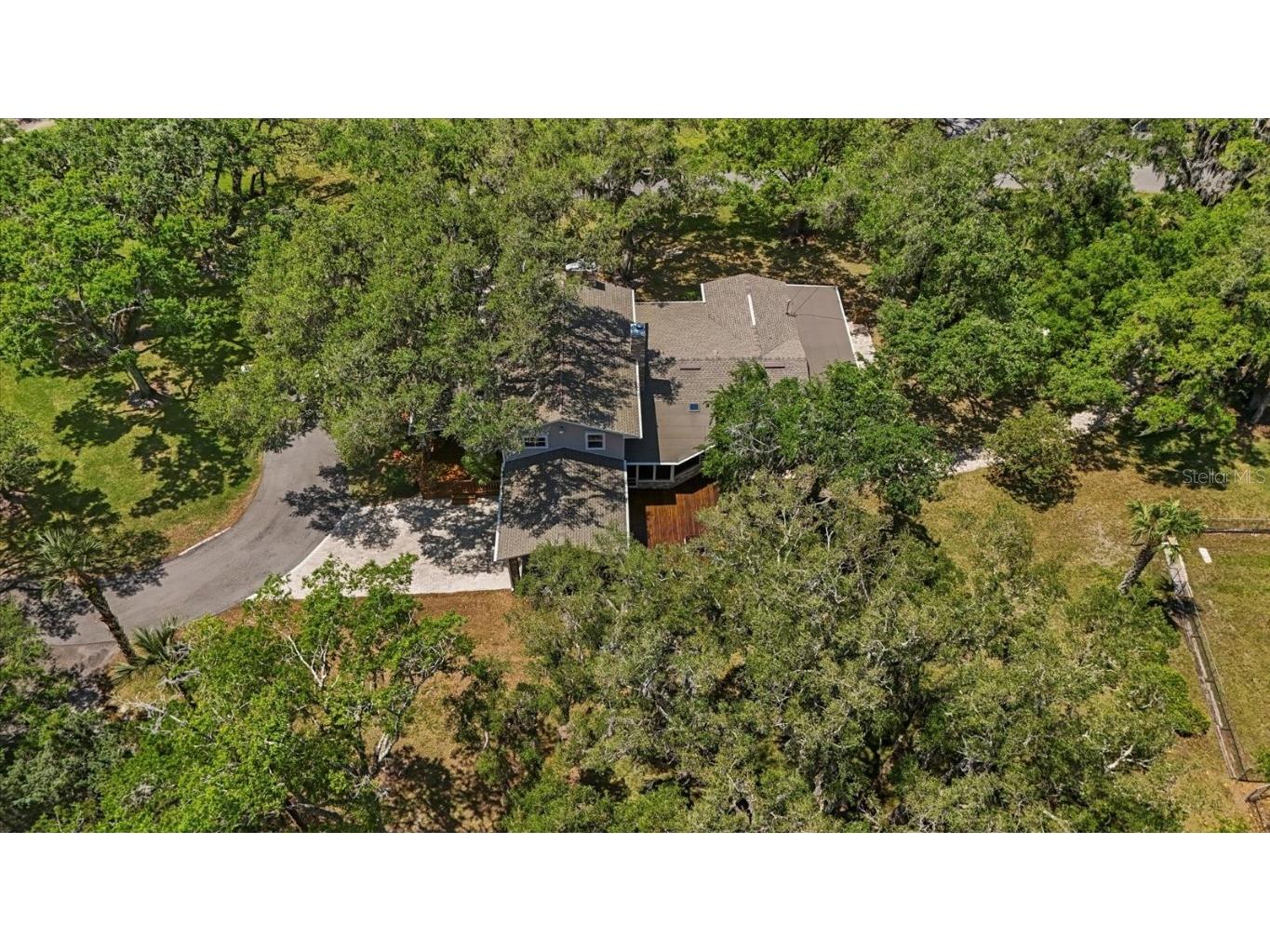 800 Hidden Oaks Lane Oak Hill FL 32759 V4942130 image5