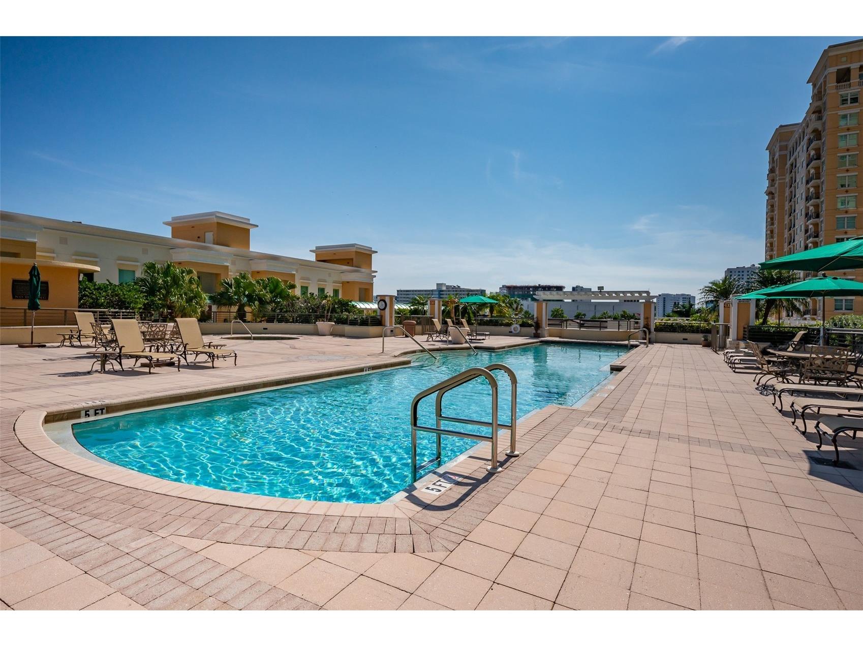 800 N Tamiami Trail #103 Sarasota FL 34236 A4682840 image26