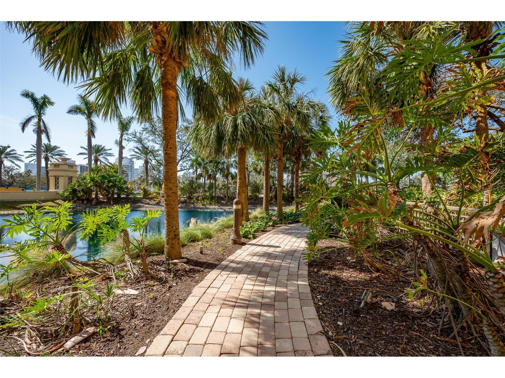 800 N Tamiami Trail #103 Sarasota FL 34236 A4682840 image52