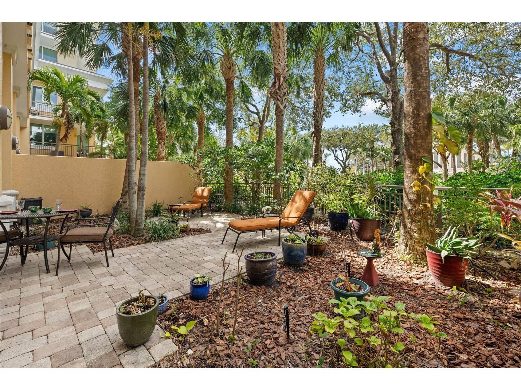 800 N Tamiami Trail #103 Sarasota FL 34236 A4682840 image7