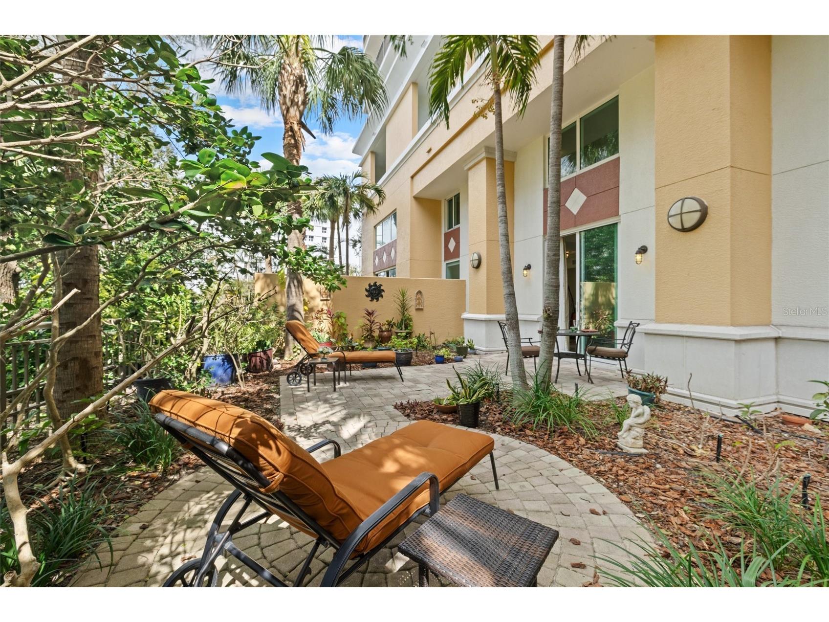 800 N Tamiami Trail #103 Sarasota FL 34236 A4682840 image8