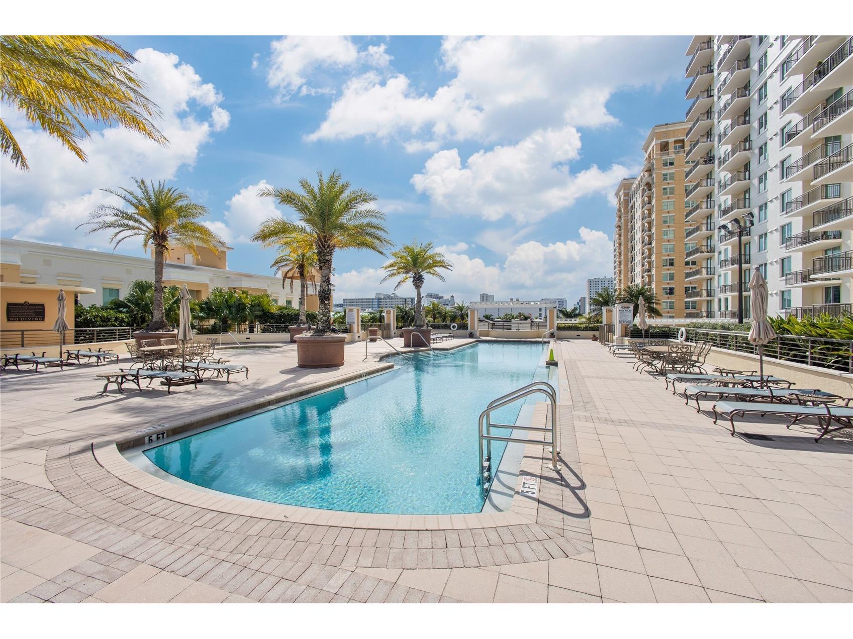 800 N Tamiami Trail #1203 Sarasota FL 34236 - SARASOTA BAY A4680471 image35
