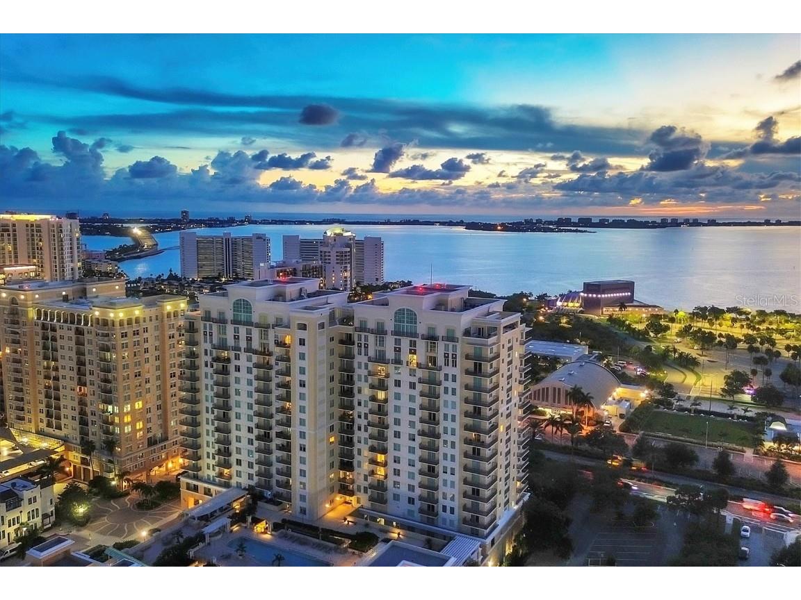 800 N Tamiami Trail #1215 Sarasota FL 34236 - SARASOTA BAY A4629959 image1