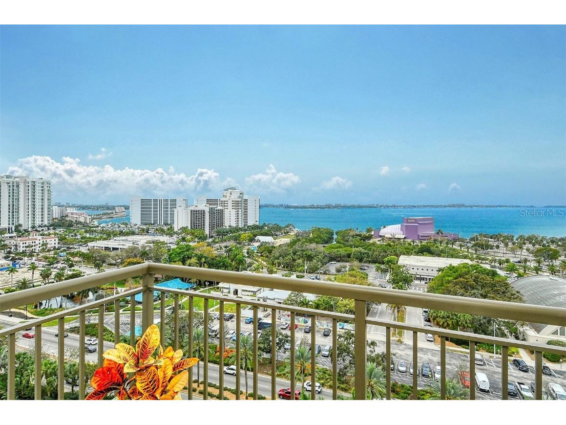 800 N Tamiami Trail #1415 Sarasota FL 34236 - SARASOTA BAY A4600562 image1