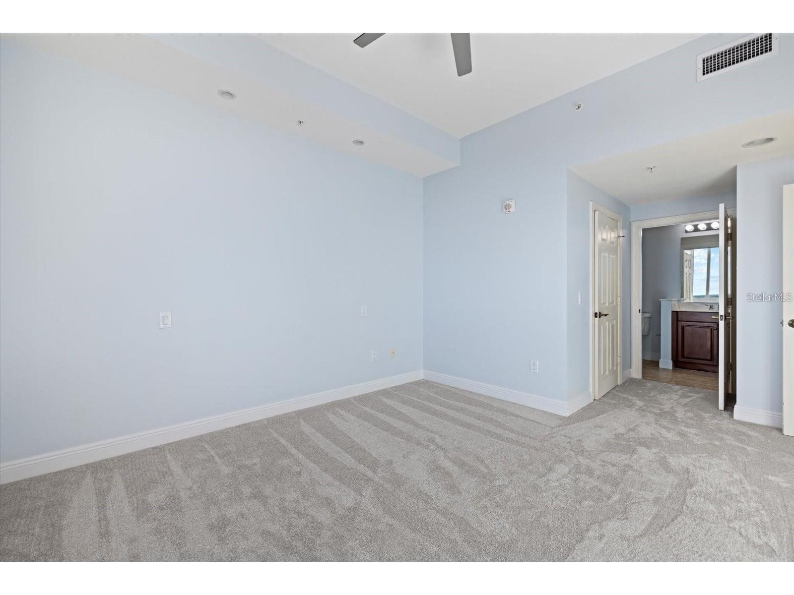 800 N Tamiami Trail #1502 Sarasota FL 34236 A4667134 image14