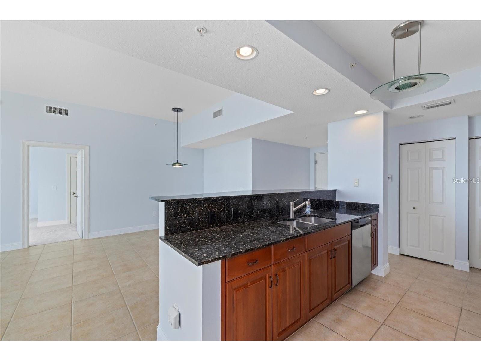 800 N Tamiami Trail #1502 Sarasota FL 34236 A4667134 image3