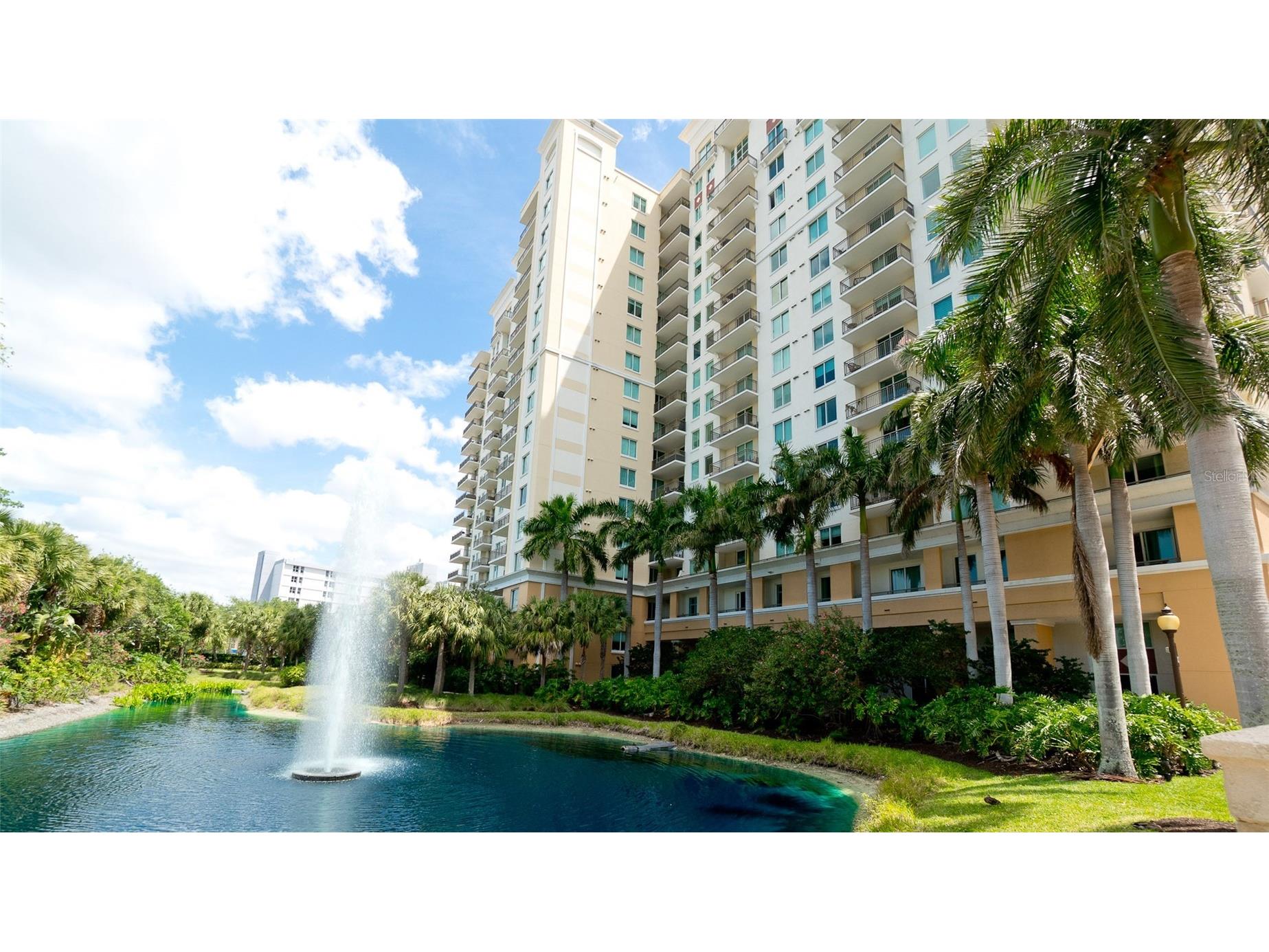 800 N Tamiami Trail #1502 Sarasota FL 34236 A4677113 image2