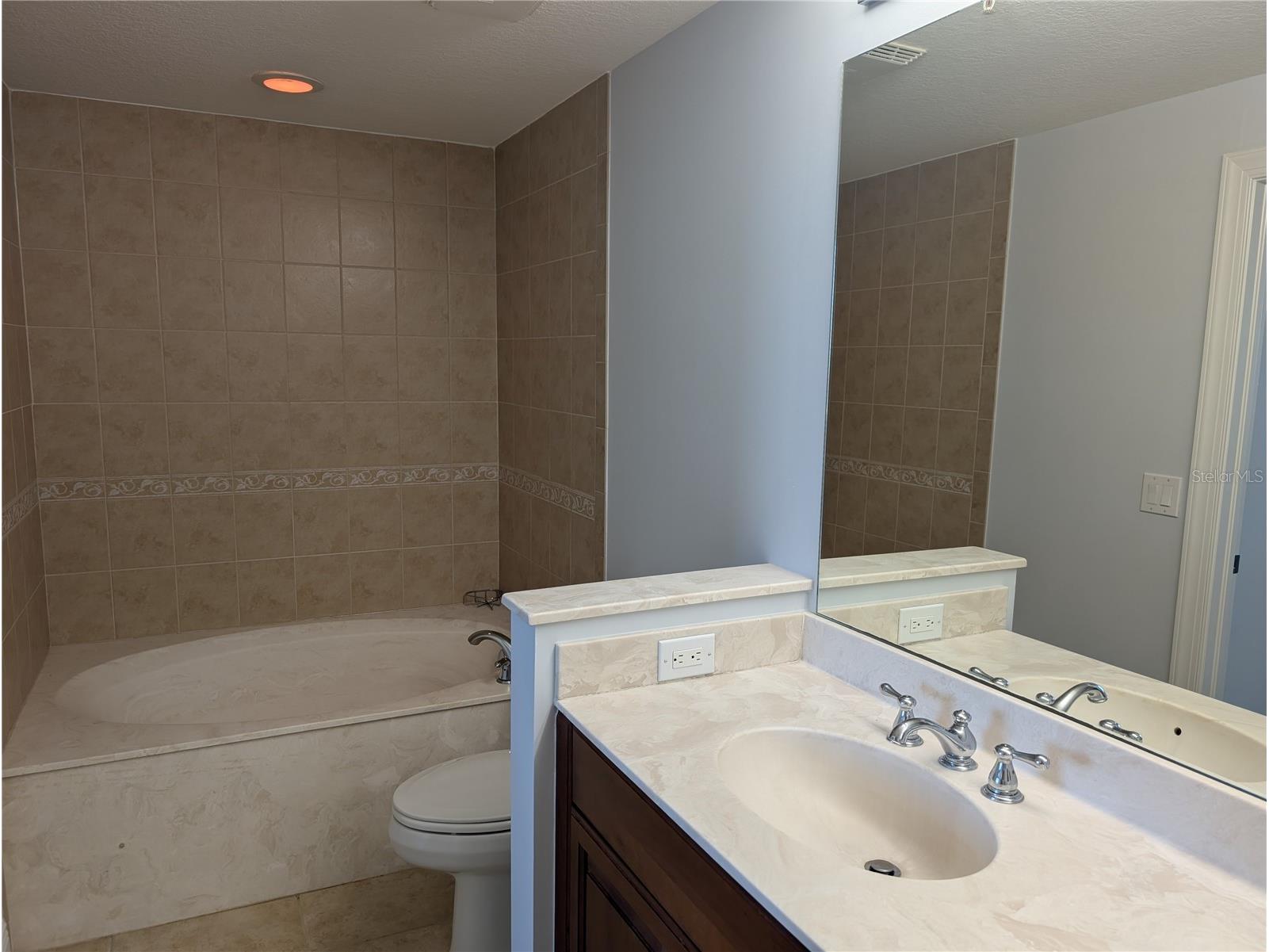 800 N Tamiami Trail #1502 Sarasota FL 34236 A4677113 image22