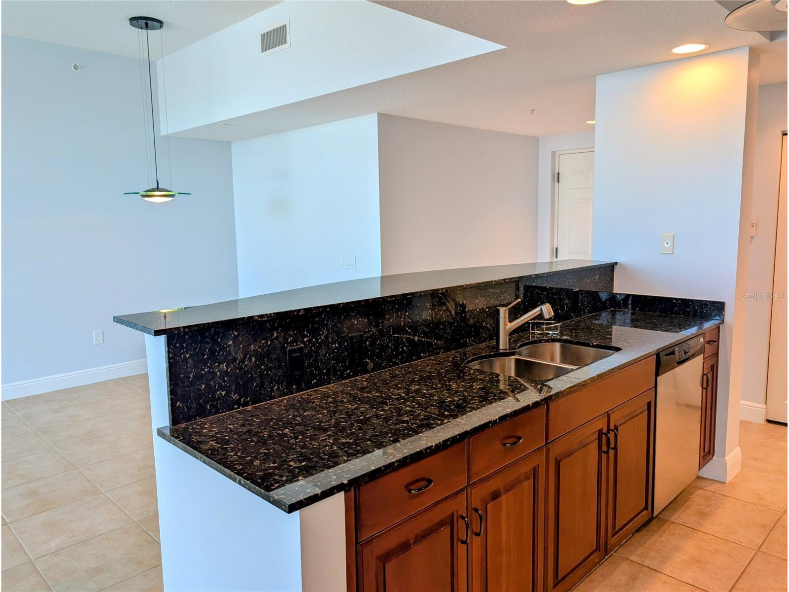 800 N Tamiami Trail #1502 Sarasota FL 34236 A4677113 image7