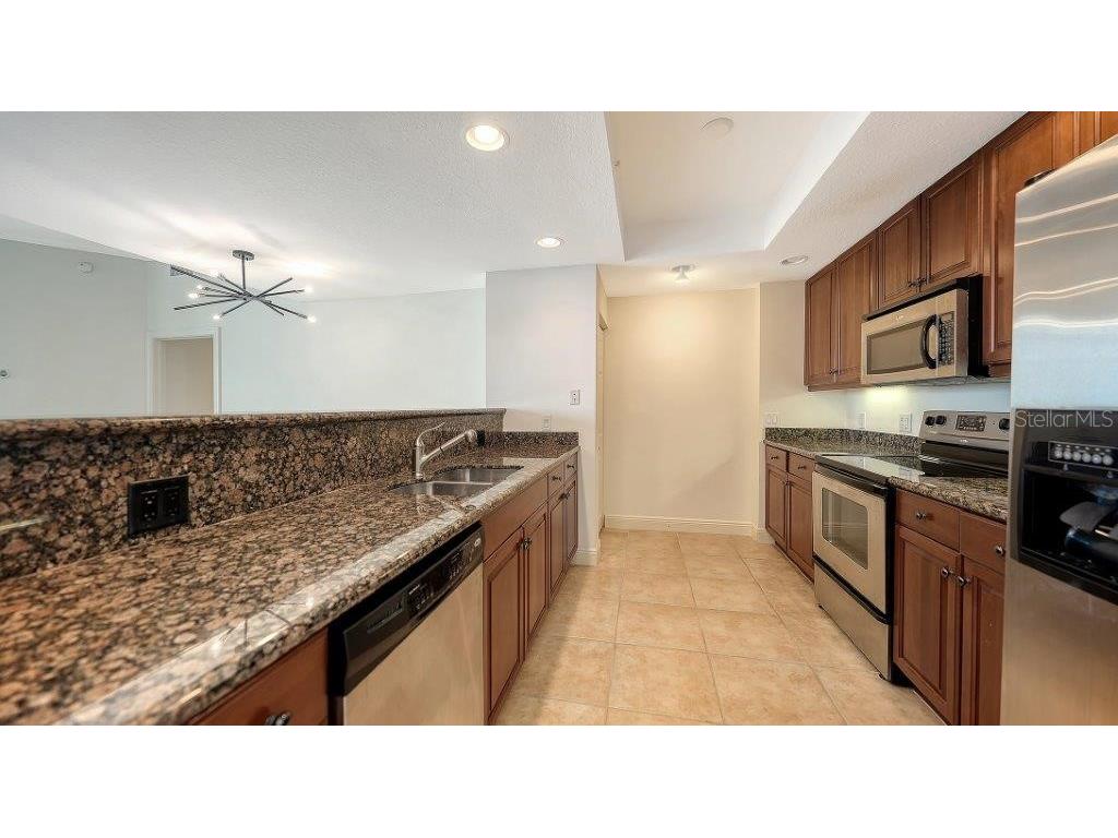 800 N Tamiami Trail #1506 Sarasota FL 34236 A4668870 image13