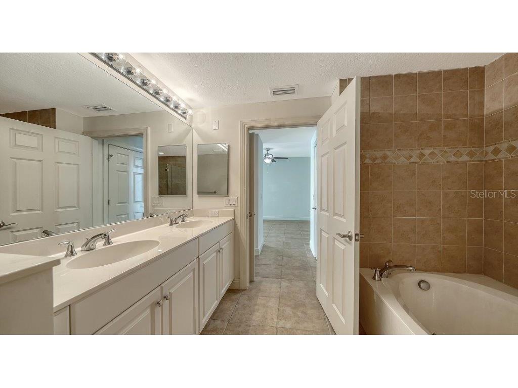 800 N Tamiami Trail #1506 Sarasota FL 34236 A4668870 image24