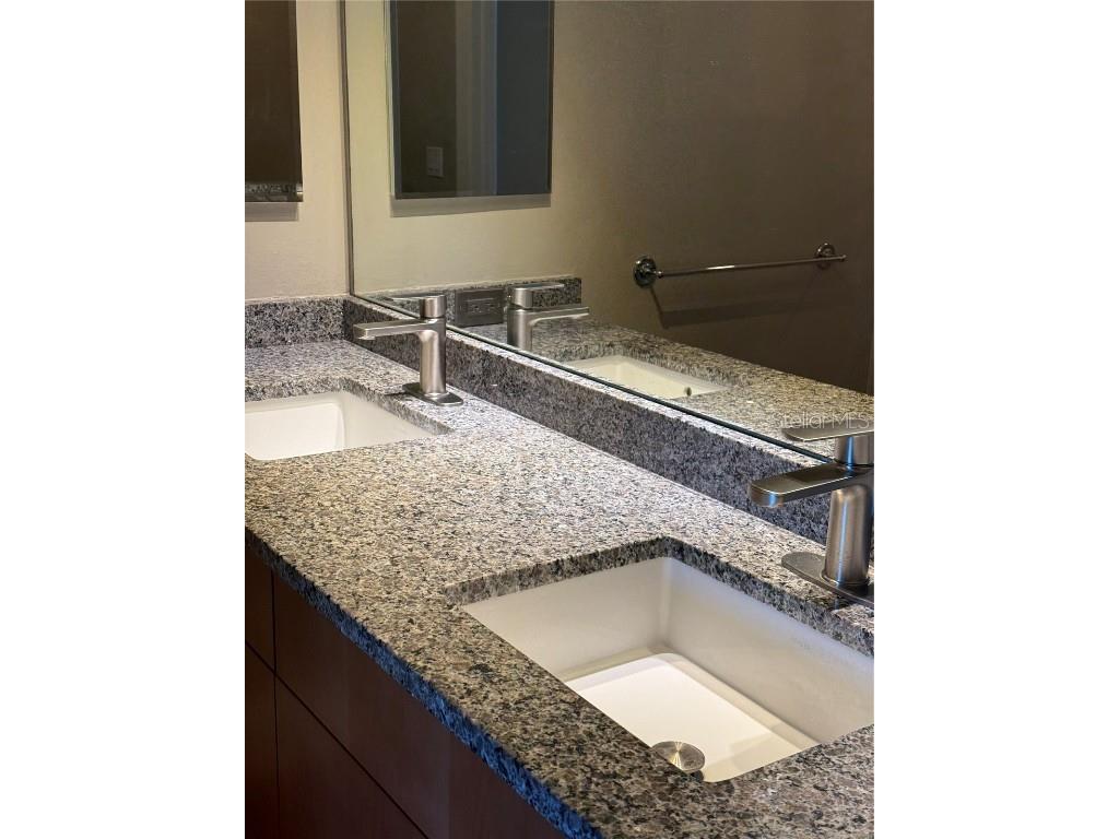 800 N Tamiami Trail #211 Sarasota FL 34236 A4672948 image14