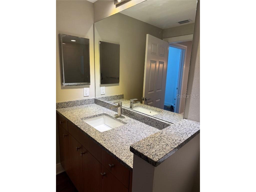 800 N Tamiami Trail #211 Sarasota FL 34236 A4672948 image17