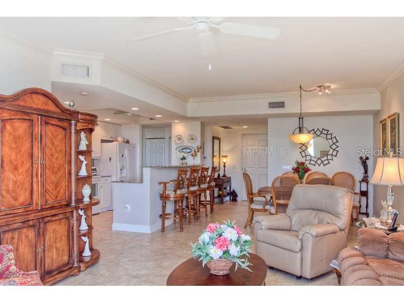 800 N. Tamiami Trail #303 Sarasota FL 34236 A4469675 image11