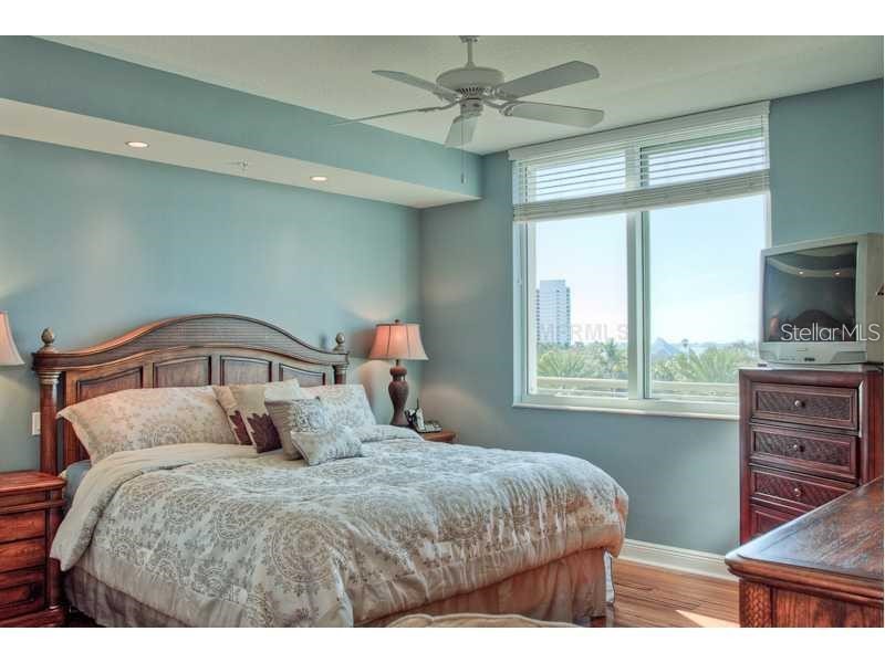 800 N. Tamiami Trail #303 Sarasota FL 34236 A4469675 image16