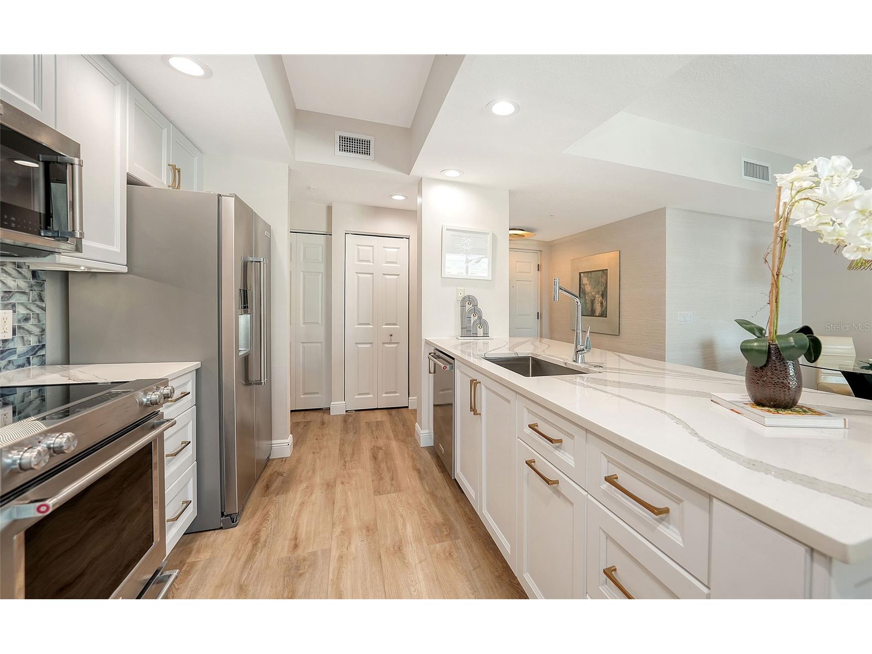 800 N Tamiami Trail #312 Sarasota FL 34236 A4682076 image14