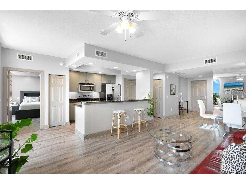 800 N Tamiami Trail #405 Sarasota FL 34236 A4677207 image12