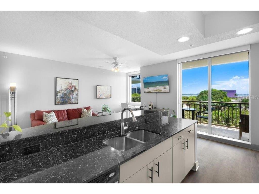 800 N Tamiami Trail #405 Sarasota FL 34236 A4677207 image17