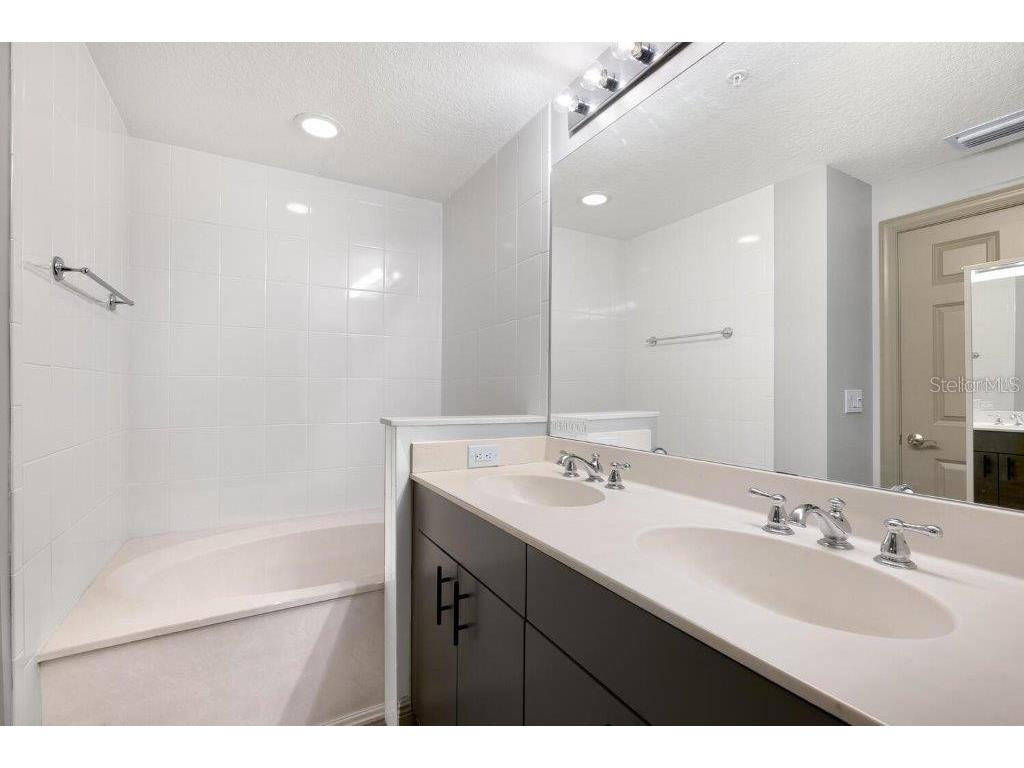 800 N Tamiami Trail #405 Sarasota FL 34236 A4677207 image21