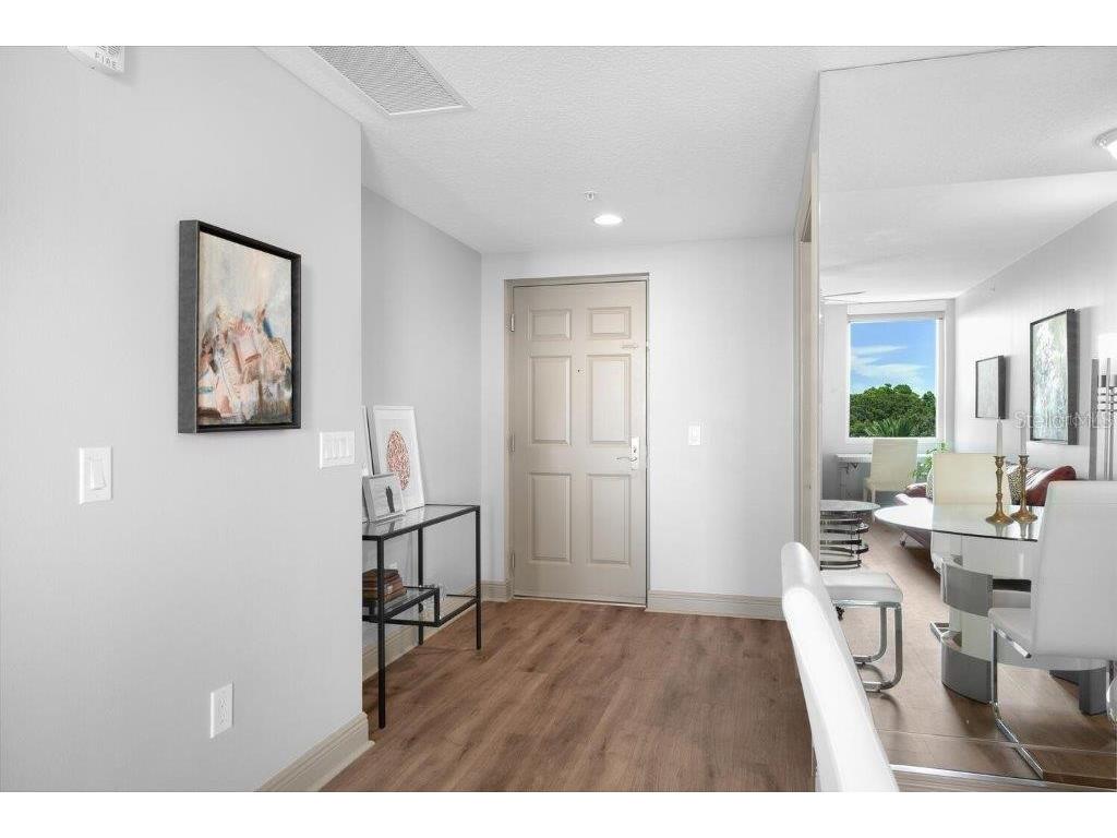 800 N Tamiami Trail #405 Sarasota FL 34236 A4677207 image5
