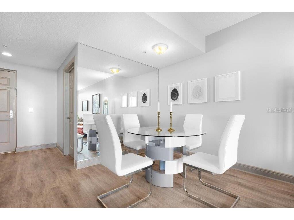 800 N Tamiami Trail #405 Sarasota FL 34236 A4677207 image7