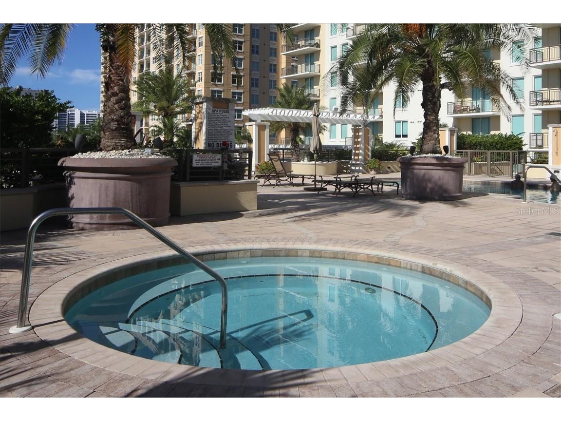 800 N Tamiami Trail #509 Sarasota FL 34236 A4642835 image30