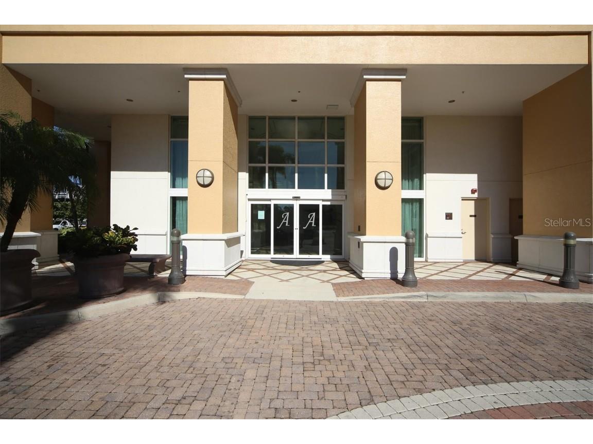 800 N Tamiami Trail #604 Sarasota FL 34236 A4652403 image6