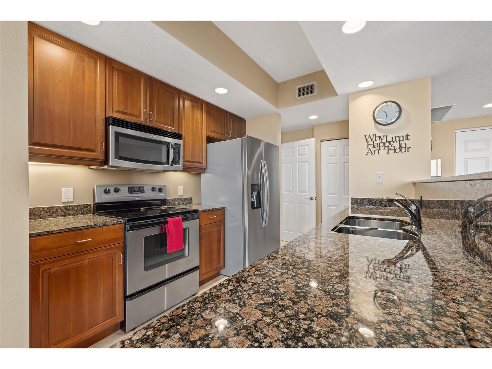 800 N Tamiami Trail #611 Sarasota FL 34236 - SARASOTA BAY A4680740 image8