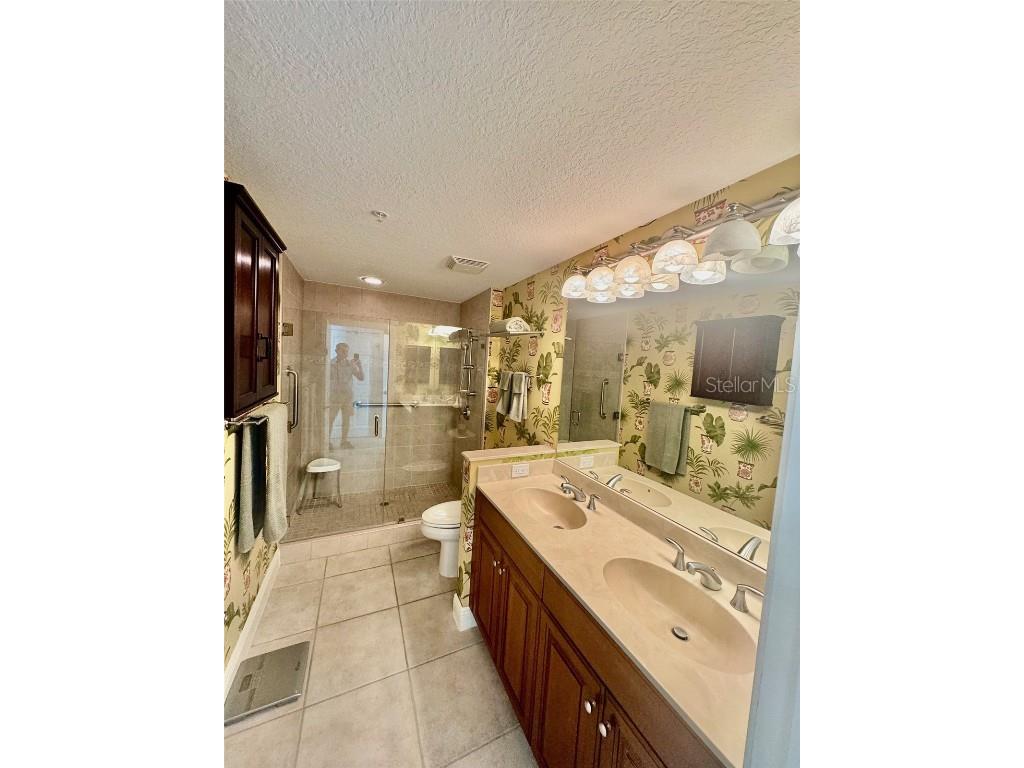 800 N Tamiami Trail #708 Sarasota FL 34236 A4659073 image12