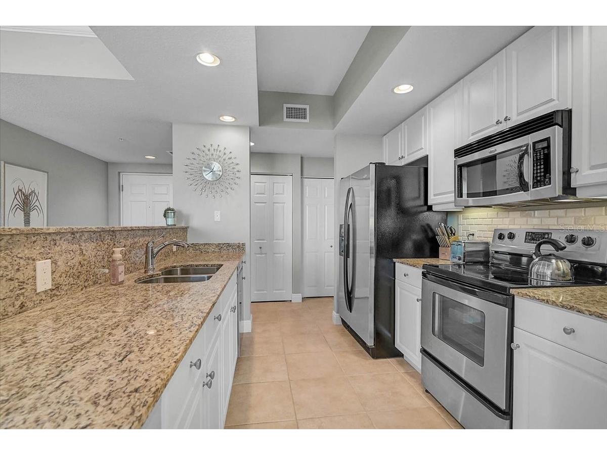 800 N Tamiami Trail #910 Sarasota FL 34236 A4681458 image10