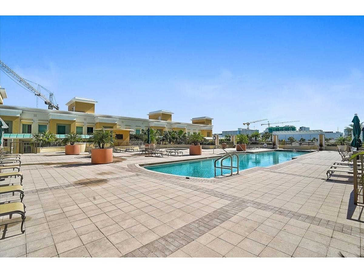 800 N Tamiami Trail #910 Sarasota FL 34236 A4681458 image32