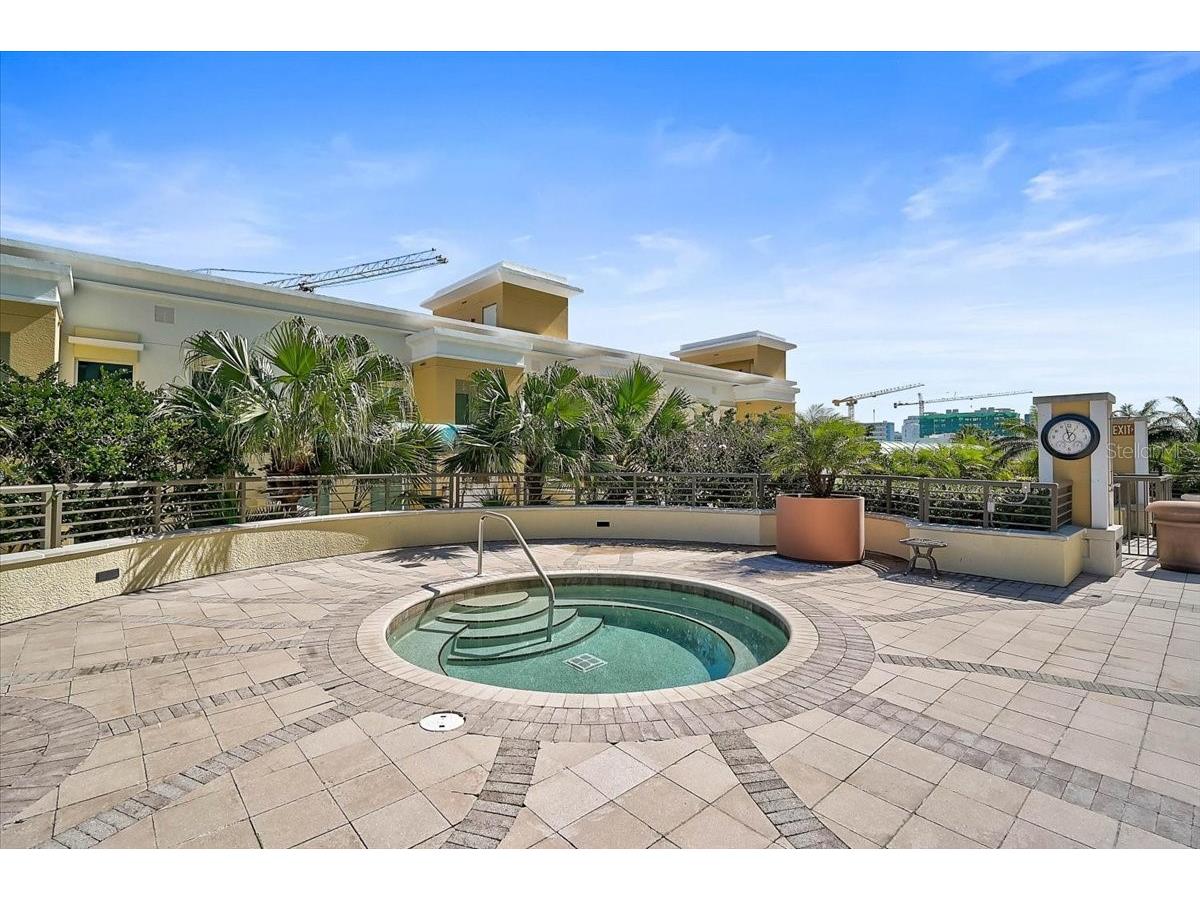 800 N Tamiami Trail #910 Sarasota FL 34236 A4681458 image37