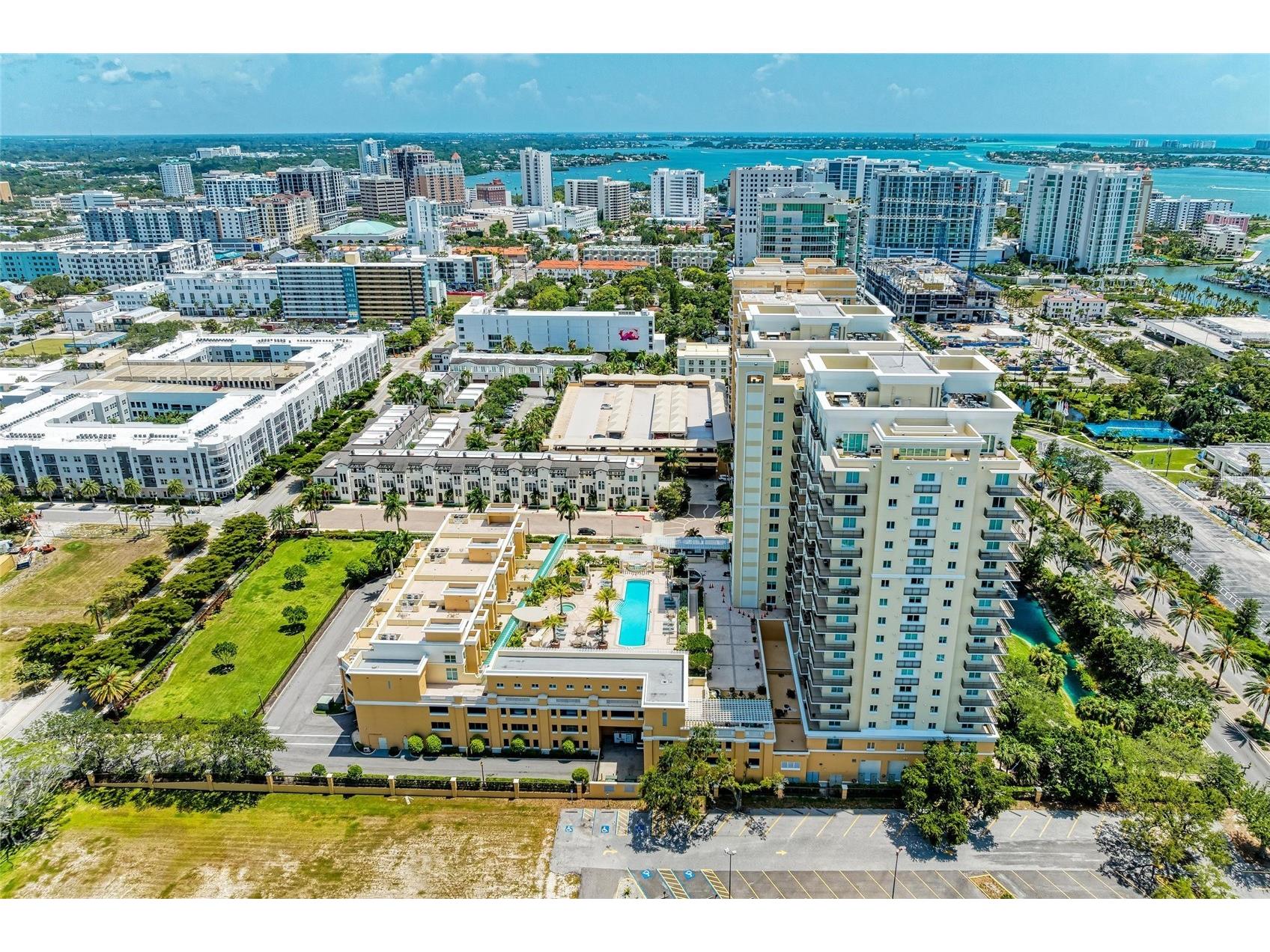 800 N Tamiami Trl #1010 Sarasota FL 34236 A4661950 image2