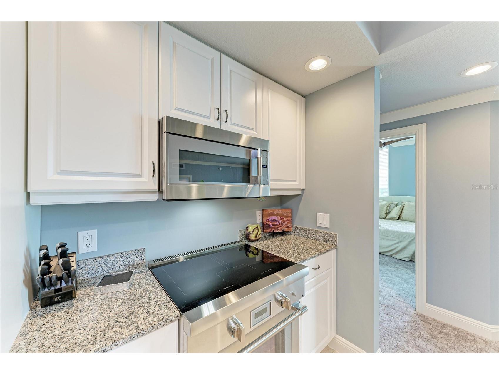 800 N Tamiami Trl #1010 Sarasota FL 34236 A4661950 image26