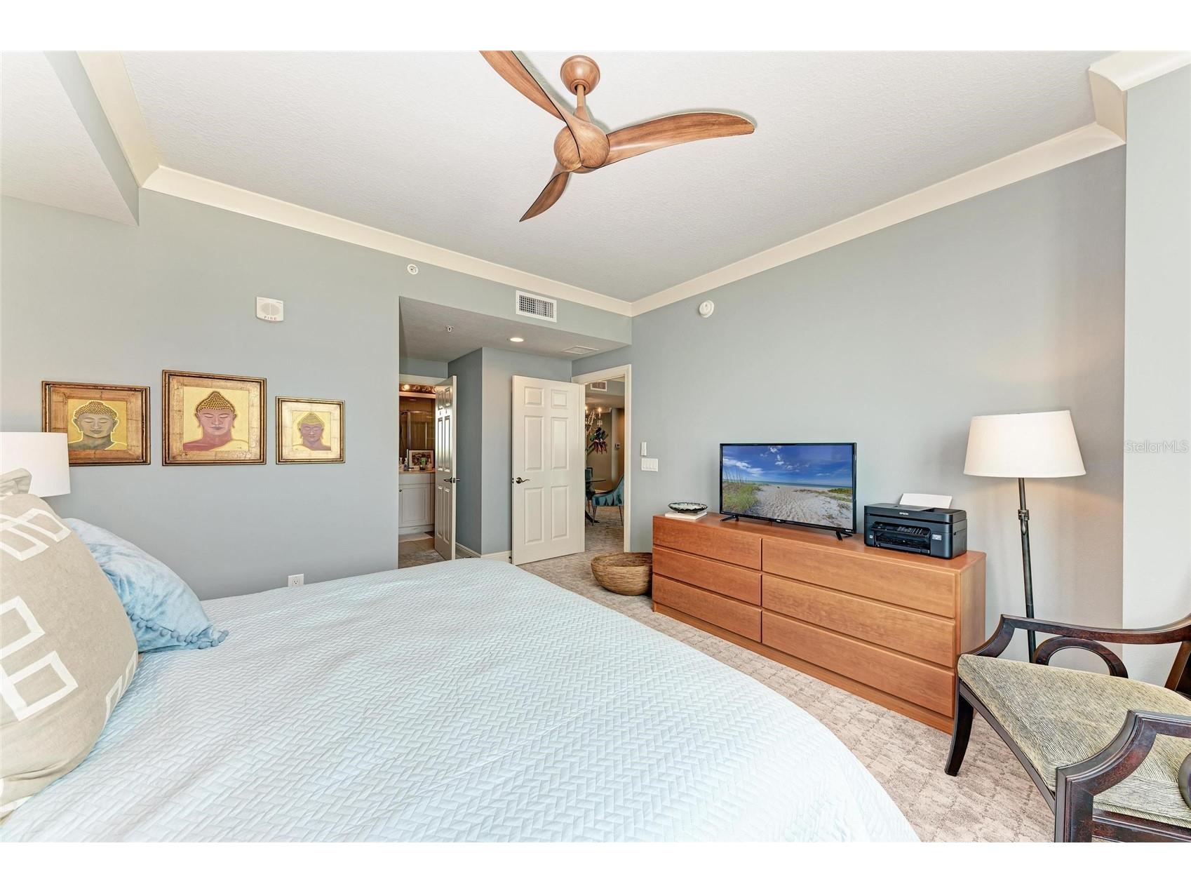 800 N Tamiami Trl #1010 Sarasota FL 34236 A4661950 image31