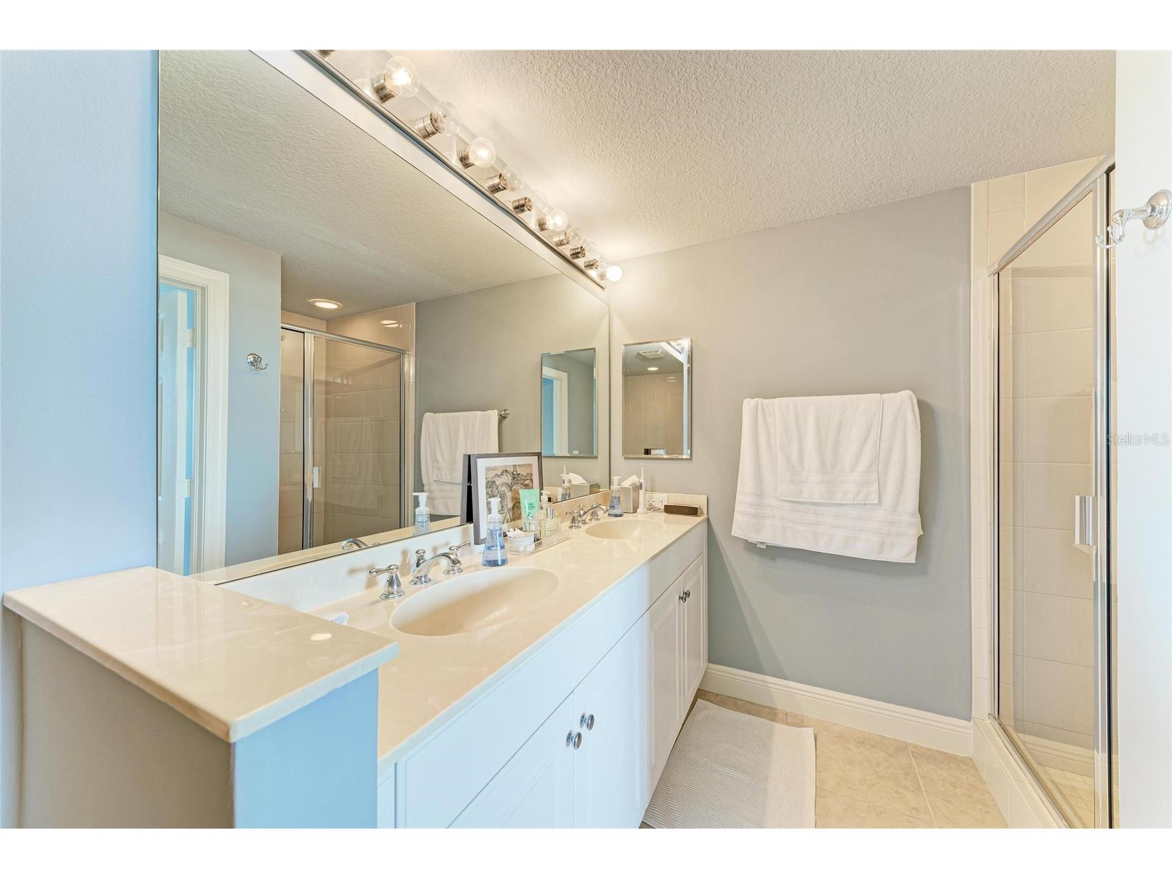 800 N Tamiami Trl #1010 Sarasota FL 34236 A4661950 image32